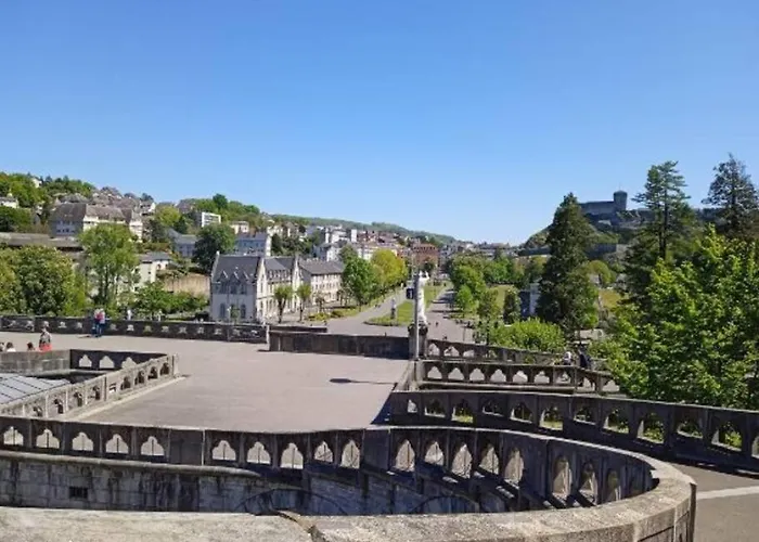 Lourdes Proche Sanctuaire Duplex 12 Voyageurs 150M2 Lit Bebe Et Balcon Fumeur En Exterieur