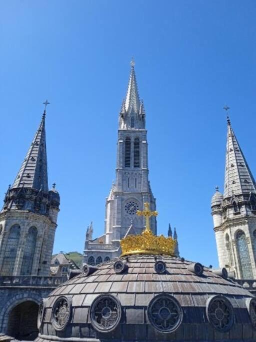 Apartment Proche Sanctuaire Duplex 12 Voyageurs 150m2 Lit Bebe Et Balcon Fumeur En Exterieur